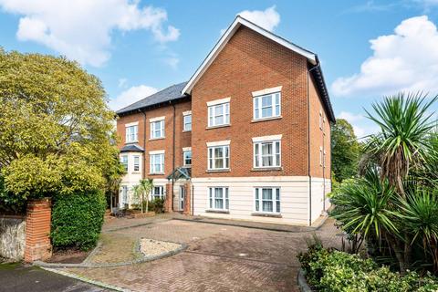 2 bedroom flat for sale, Albury Road, Guildford, GU1