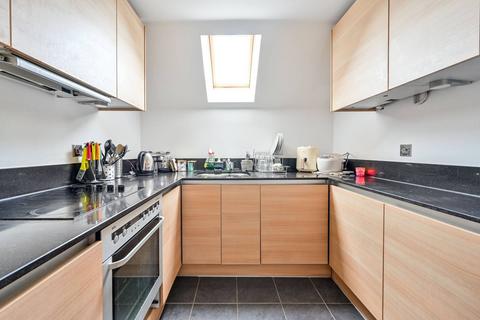 2 bedroom flat for sale, Albury Road, Guildford, GU1