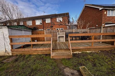 3 bedroom semi-detached house to rent, Hawthorn Avenue, Canterbury