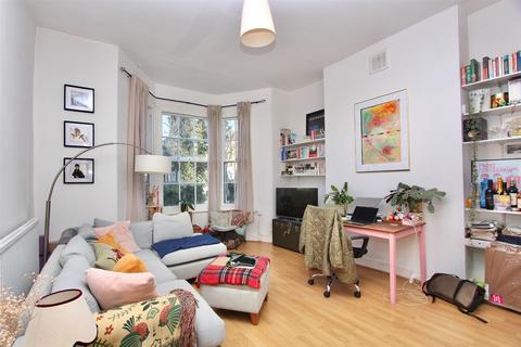 2 bedroom flat to rent, Lordship Road, London N16