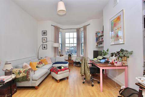 2 bedroom flat to rent, Lordship Road, London N16