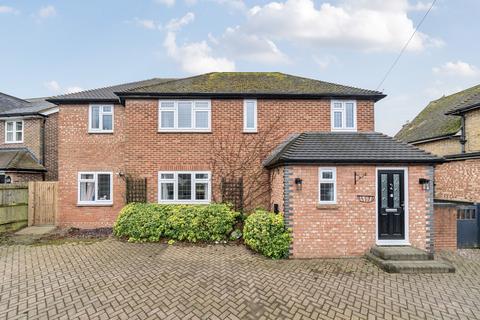 4 bedroom detached house for sale, Salts Avenue, Maidstone, ME15