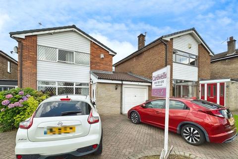 6 Buckingham Drive, Bury, BL8 2DH