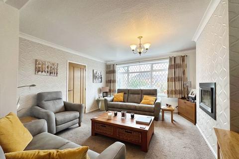 6 Buckingham Drive, Bury, BL8 2DH