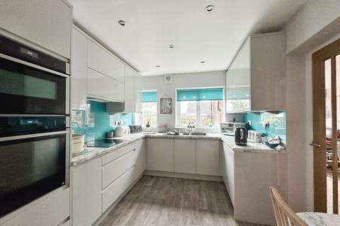 6 Buckingham Drive, Bury, BL8 2DH