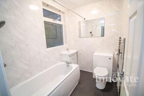 2 bedroom end of terrace house for sale, Titford Road, Oldbury B69