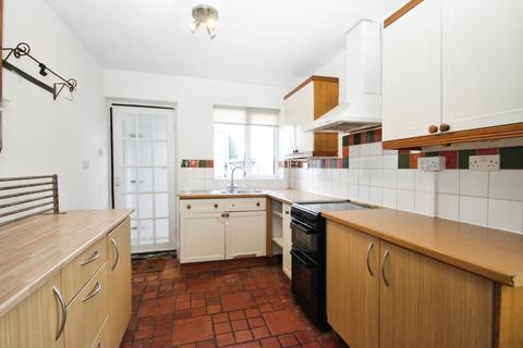 3 bedroom semi-detached house to rent, Buckingham MK18