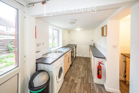 7 bedroom semi-detached house to rent, Westlea Road, CV31