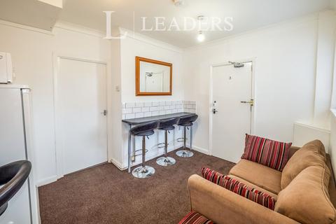 7 bedroom semi-detached house to rent, Westlea Road, CV31