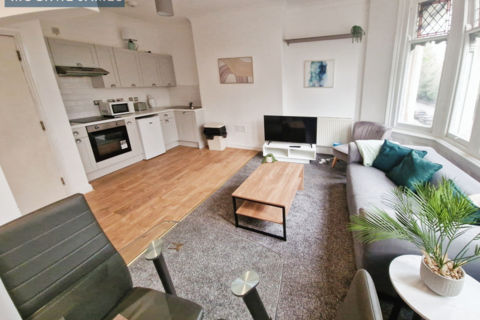 2 bedroom apartment to rent, Ninian Road, Roath