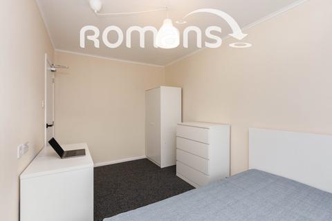 1 bedroom in a house share to rent, Dollis Drive, Farnham