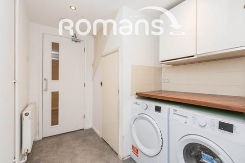 1 bedroom in a house share to rent, Dollis Drive, Farnham