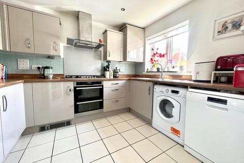 17 Howes Crescent, Bishopdown, Salisbury, SP1 3FU