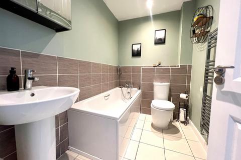 17 Howes Crescent, Bishopdown, Salisbury, SP1 3FU