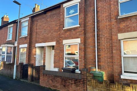 3 bedroom house to rent, Swan Road, Kingsholm