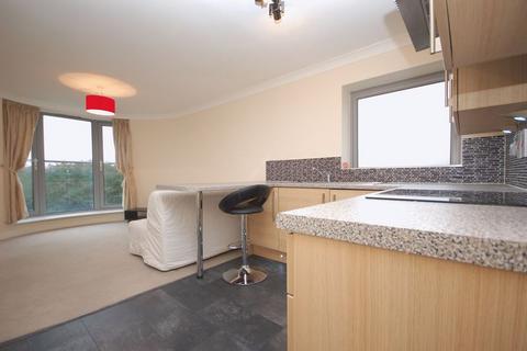 2 bedroom apartment for sale, Harwoods Road, Watford WD18