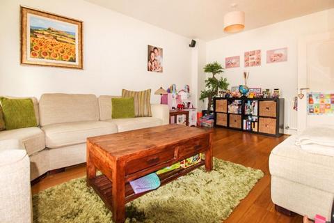 22 Heatherlea Grove, Worcester Park, KT4 8GB