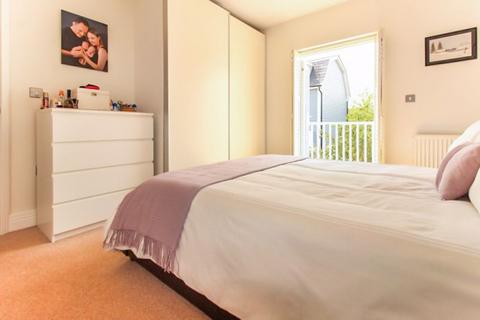 22 Heatherlea Grove, Worcester Park, KT4 8GB