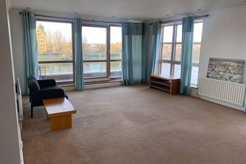 3 bedroom flat for sale, Stunning Three-Bedroom Riverside Apartment for Sale