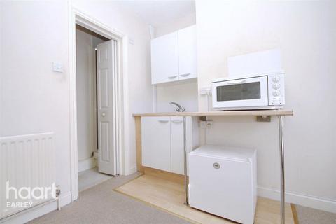 Studio to rent, Howard Street, Reading