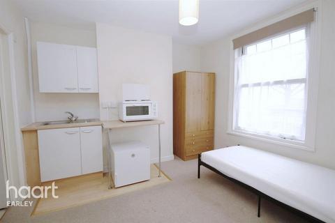 undefined, Howard Street, Reading