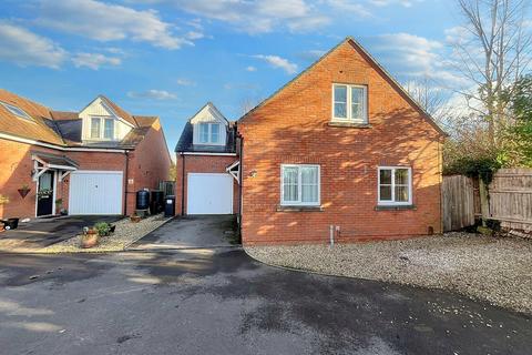 7 Vine Terrace, Gloucester, GL1 3BG