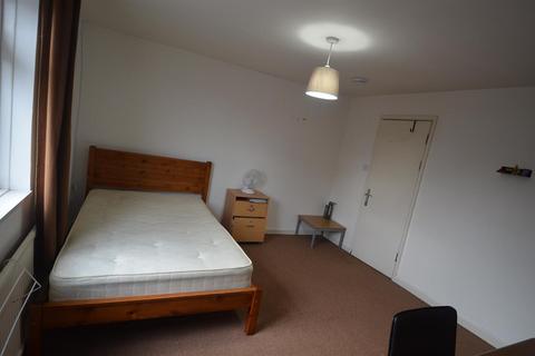 3 bedroom flat to rent, Hagley Court, Edgbaston, Birmingham B16