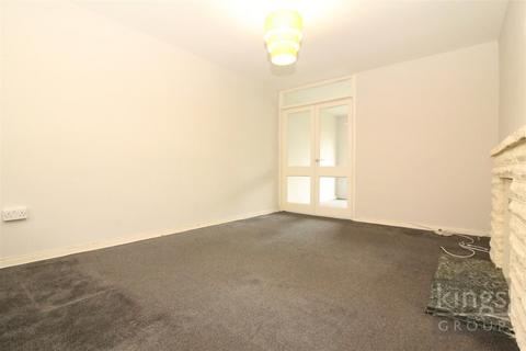 28 Finchmoor, Harlow, CM18 6UD