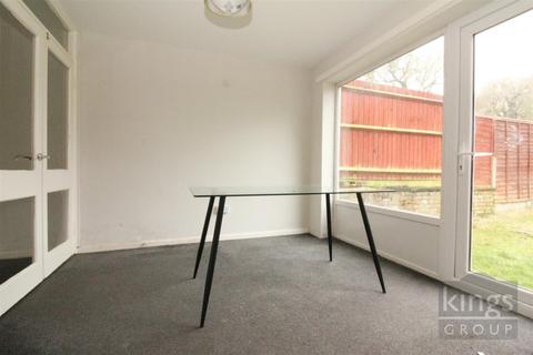 28 Finchmoor, Harlow, CM18 6UD