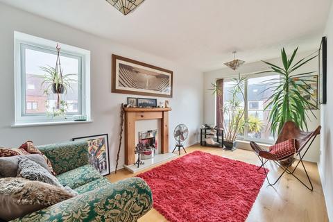 3 bedroom flat for sale, Horse Sands Close, Southsea PO4