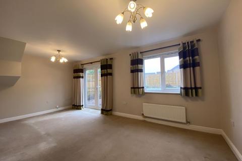 3 bedroom semi-detached house to rent, Ampleforth Drive, Willenhall WV13