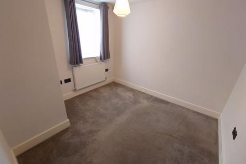 3 bedroom terraced house to rent, Cotswold Road North, Bristol BS3