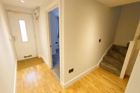 3 bedroom terraced house to rent, Cotswold Road North, Bristol BS3