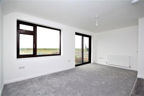 2 bedroom flat to rent, Brighton Road, Lancing, West Sussex, BN15