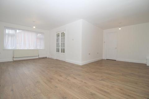 4 bedroom end of terrace house for sale, Ravenbank Road, Putteridge, Luton, Bedfordshire, LU2 8EJ