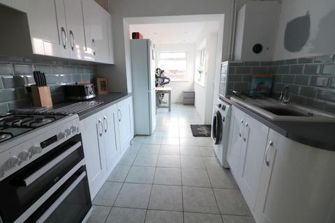 3 West Way, Luton, LU2 8DZ