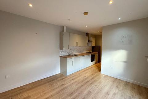 3 bedroom flat to rent, Dalyell Roadoad, London, SW9 9QR