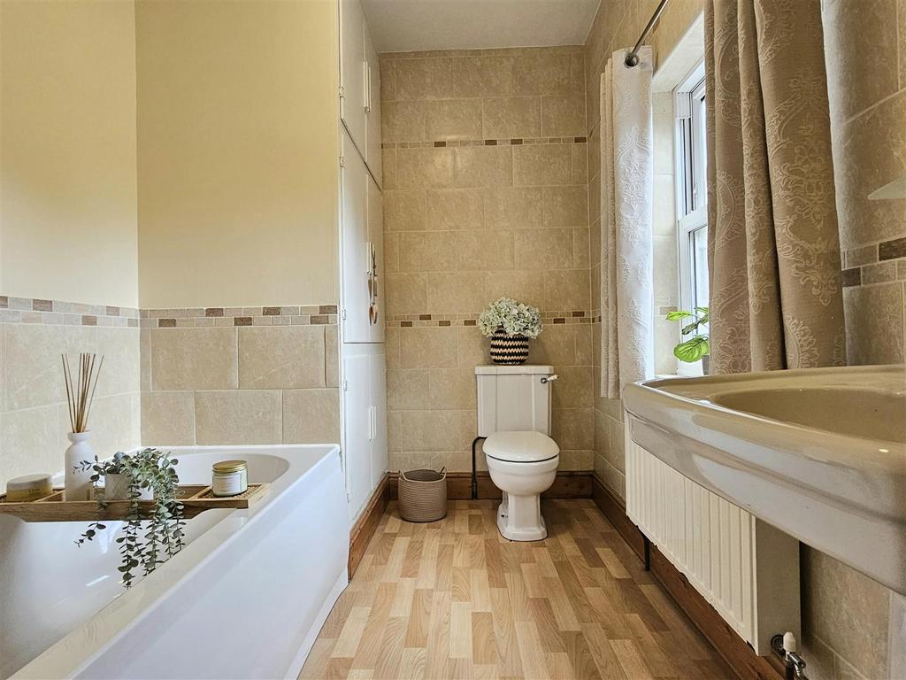 Main Bathroom