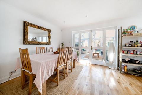 3 bedroom detached house for sale, Elm Park Road, Pinner, Middlesex