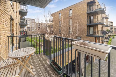 2 bedroom flat for sale, Quinton Court, Plough Way, London, SE16