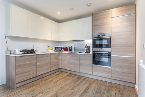 2 bedroom flat for sale, Quinton Court, Plough Way, London, SE16