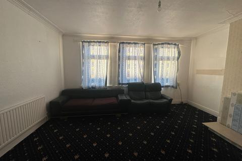 1 bedroom flat to rent, a Headstone Road, Harrow