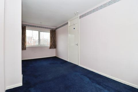 2 bedroom end of terrace house for sale, Grasscroft Close, Derbyshire S40