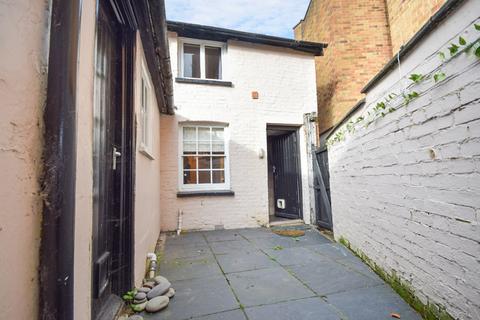 3 bedroom end of terrace house to rent, High Street, Essex CB10