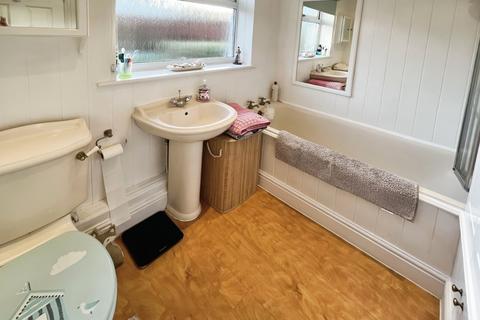 2 bedroom bungalow for sale, Longfield Road, Lincolnshire DN34