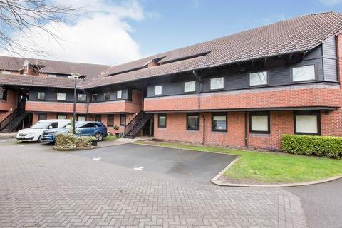 2 bedroom penthouse to rent, Hamnett Court, Warrington WA3