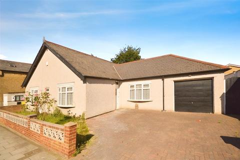 4 bedroom bungalow to rent, Churchfield Road, Kent DA16