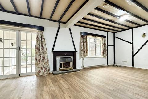 4 bedroom bungalow to rent, Churchfield Road, Kent DA16