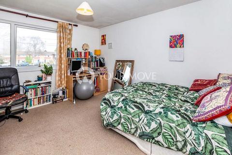undefined, Cherrywood Avenue, Egham TW20