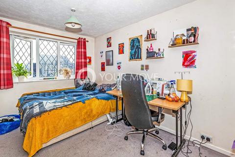 undefined, Caddy Close, Surrey TW20